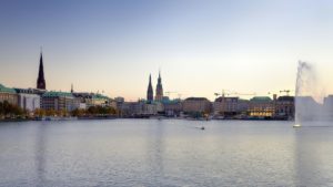 Hamburger Binnenalster mit Fontäne